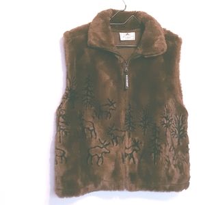 L Black Mountain Outdoor animal print vest EUC